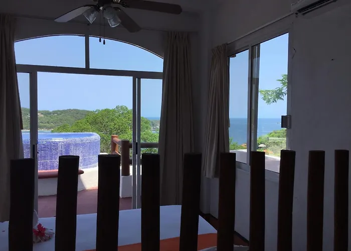 El Morro Hotel Zihuatanejo