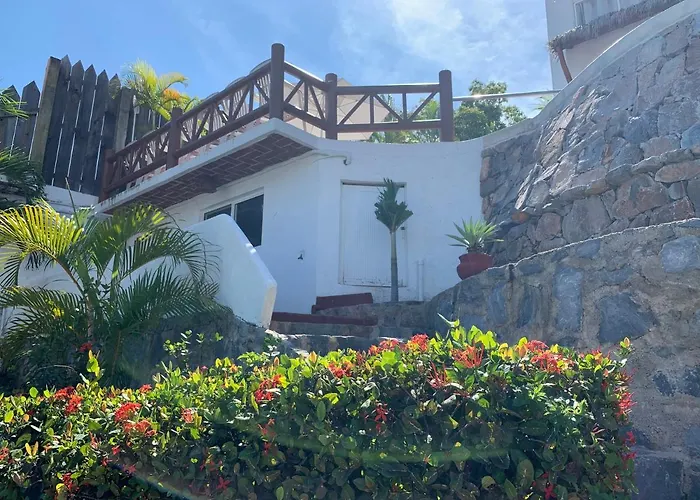 El Morro Hotel Zihuatanejo